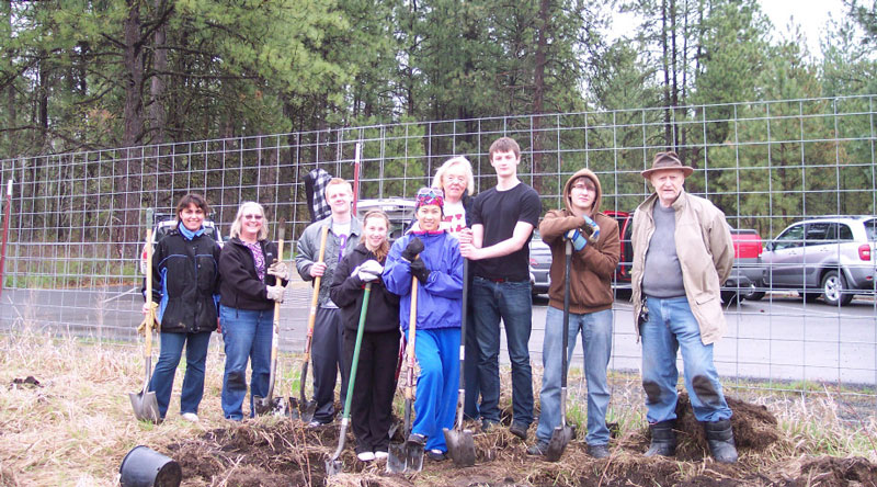 Greenheart Exchange Students Plant Trees for Earth Day